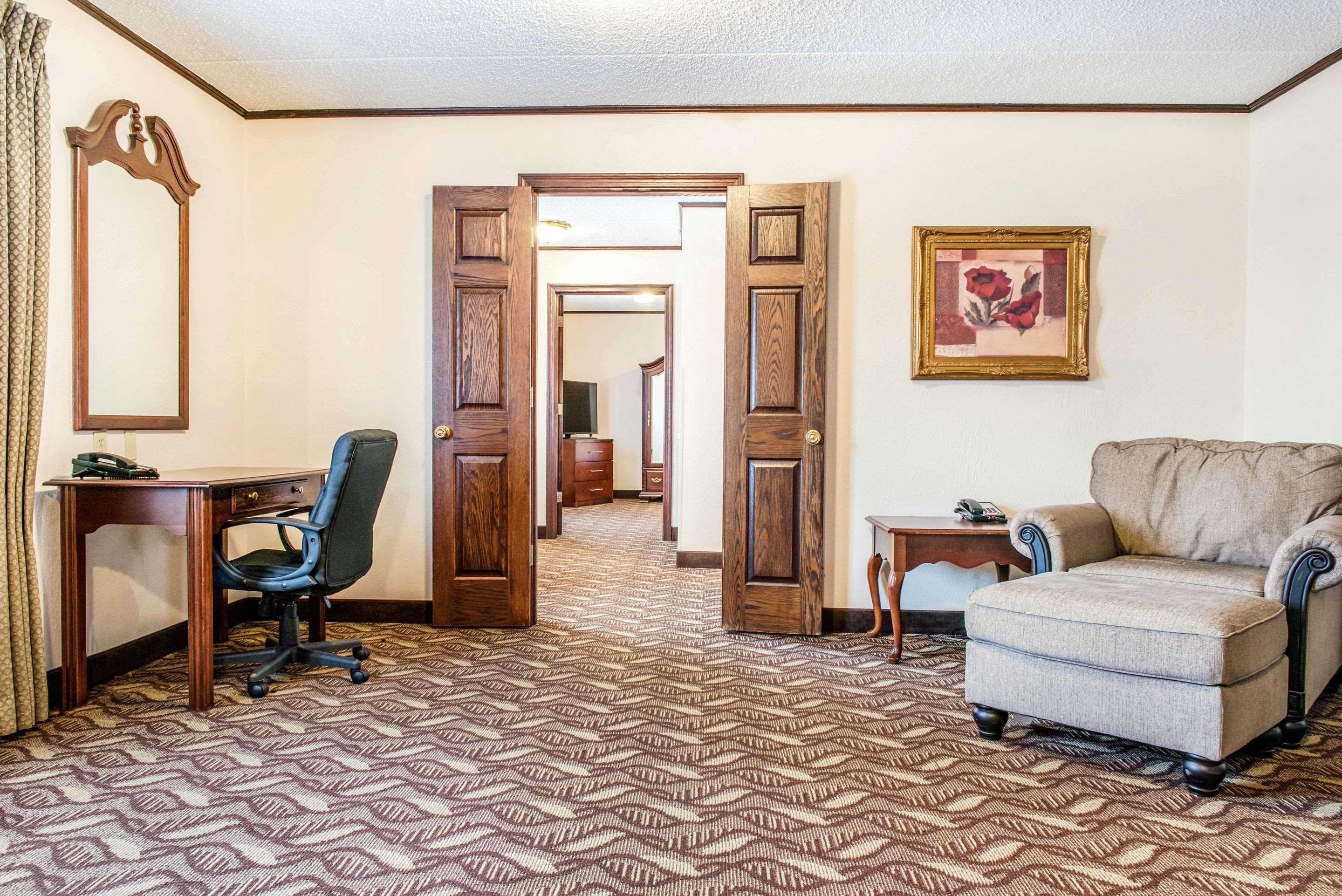 Quality Inn & Suites Zanesville Exterior foto
