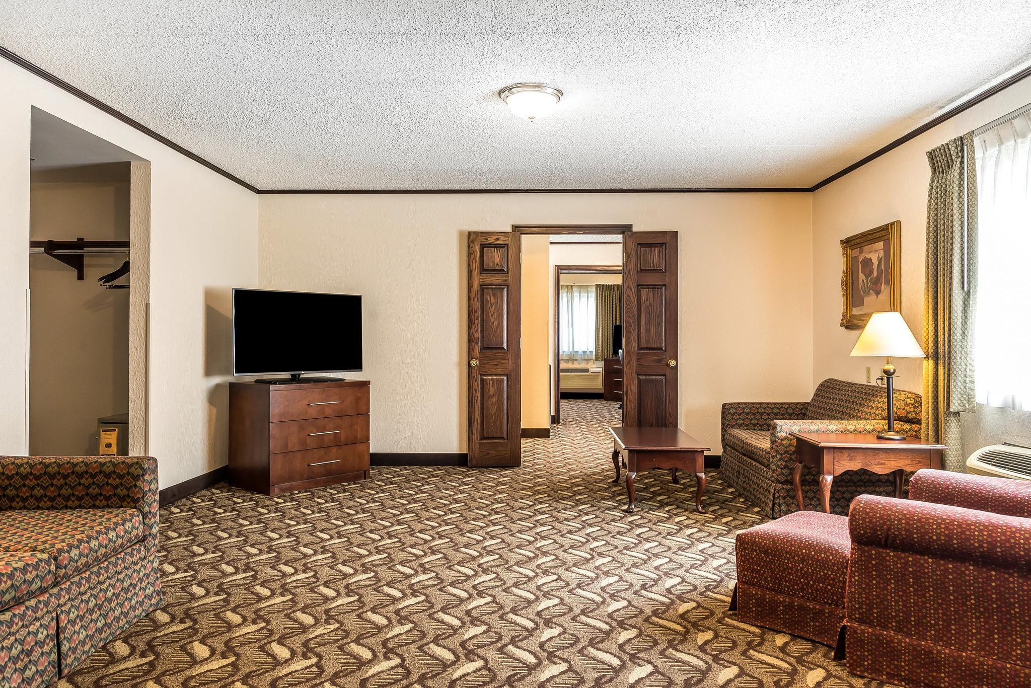 Quality Inn & Suites Zanesville Exterior foto