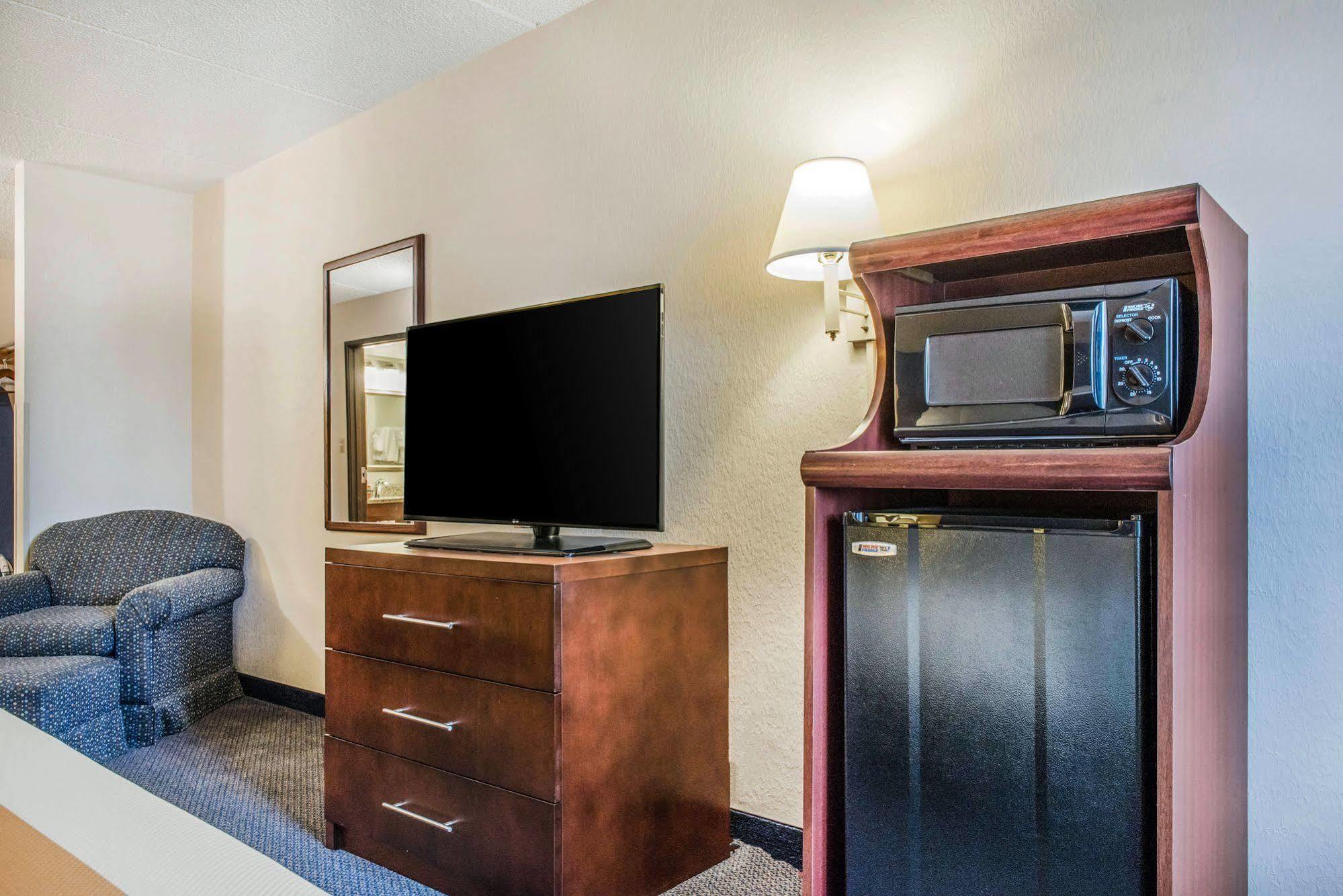 Quality Inn & Suites Zanesville Exterior foto